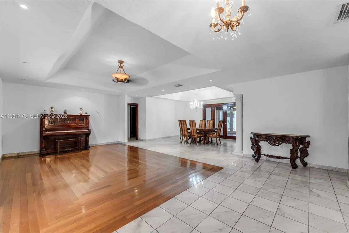 5961 SW 56th Ter, South Miami FL 33143