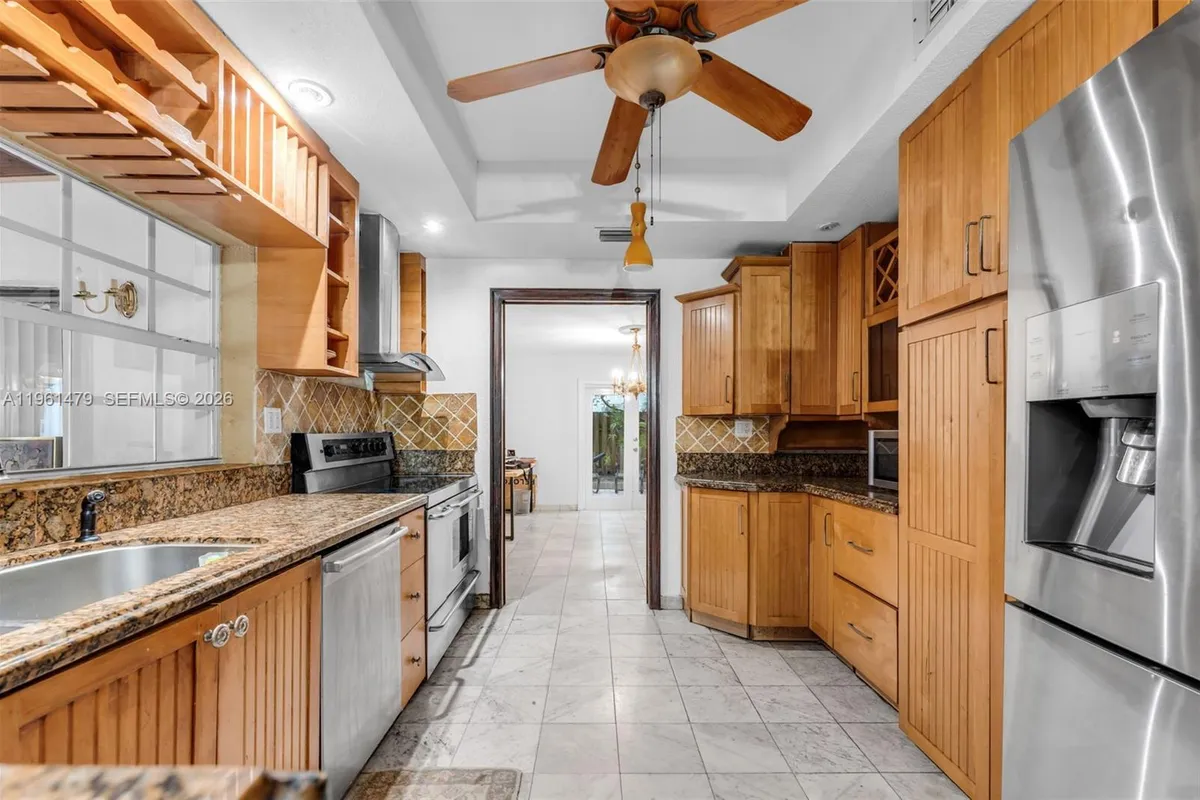 5961 SW 56th Ter, South Miami FL 33143