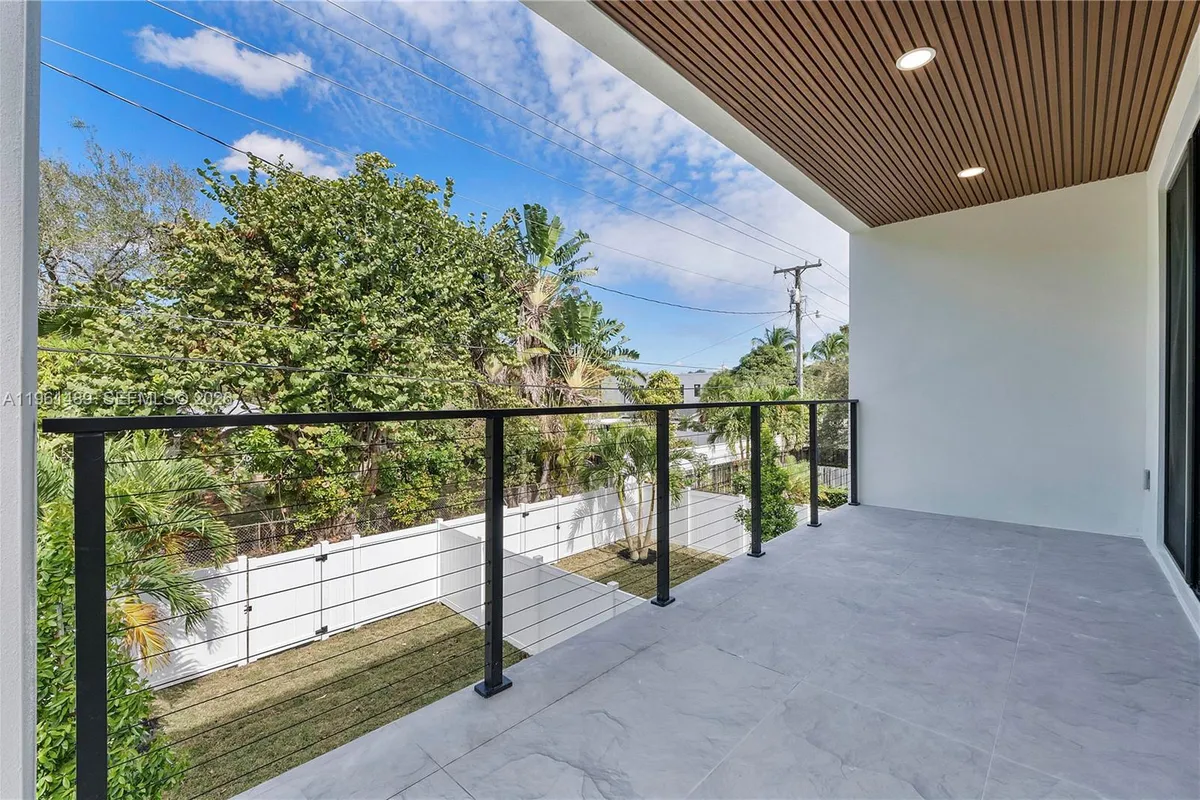 701 SW 17th Street, Fort Lauderdale FL 33315