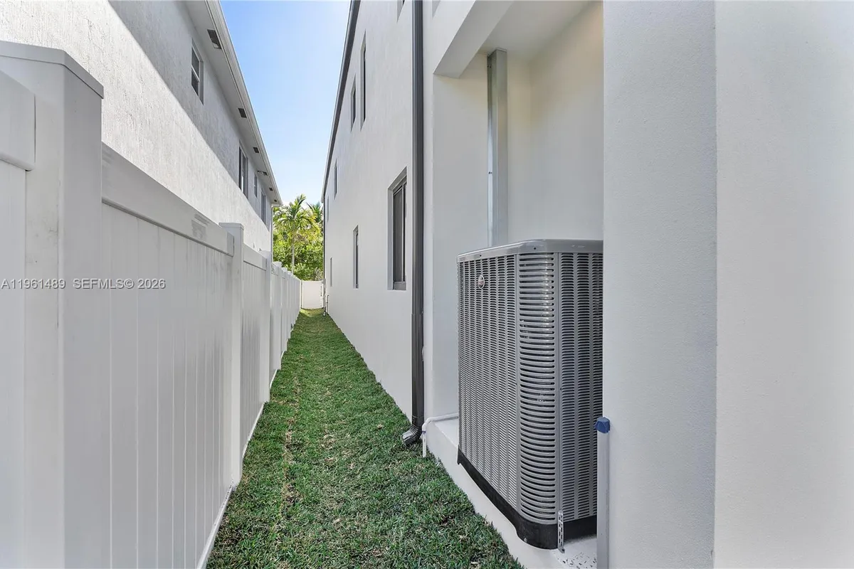 701 SW 17th Street, Fort Lauderdale FL 33315