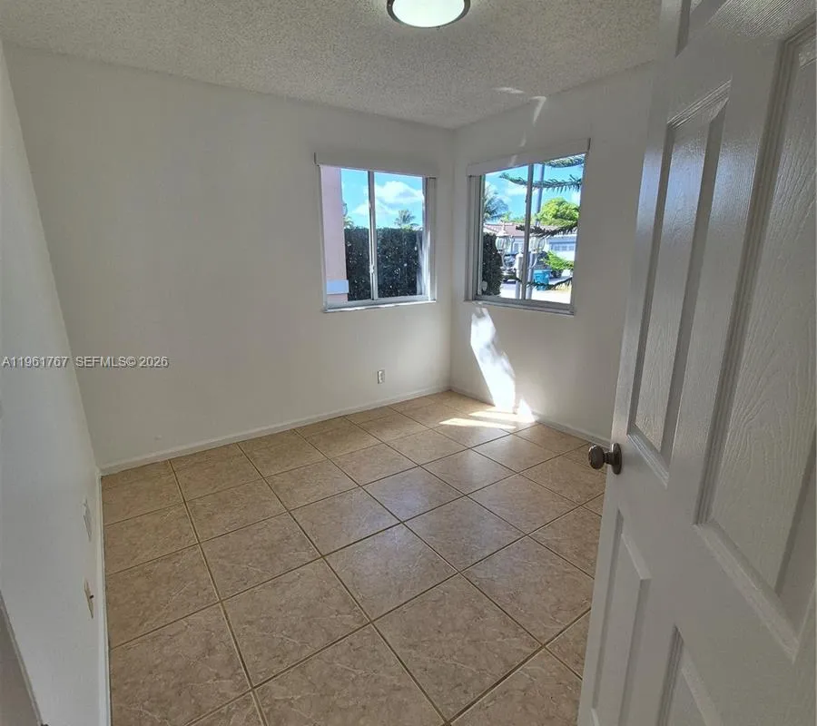 16955 SW 142nd Pl, Miami FL 33177