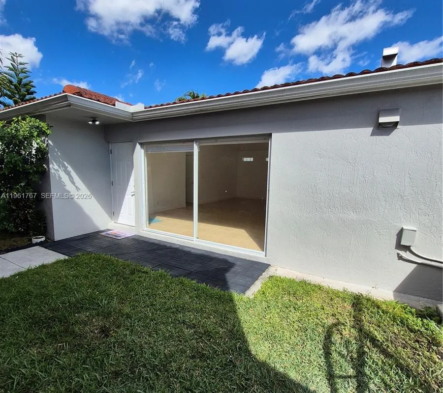 16955 SW 142nd Pl, Miami FL 33177