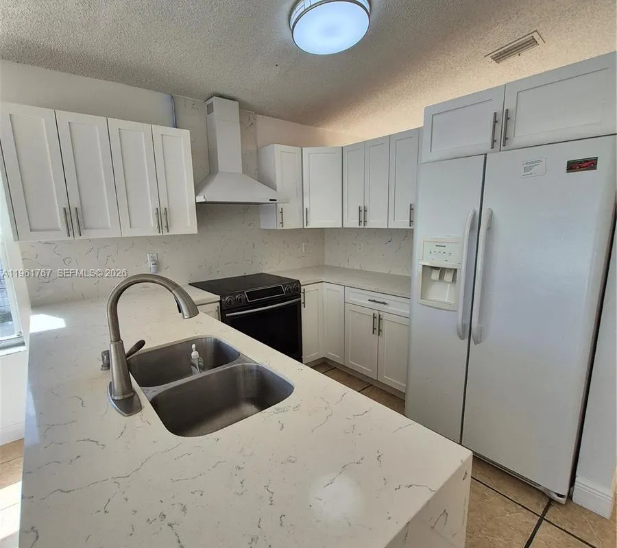 16955 SW 142nd Pl, Miami FL 33177