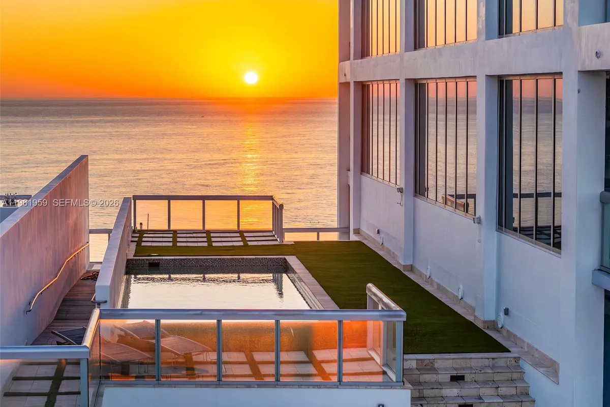 6899 Collins Ave, Miami Beach FL 33141