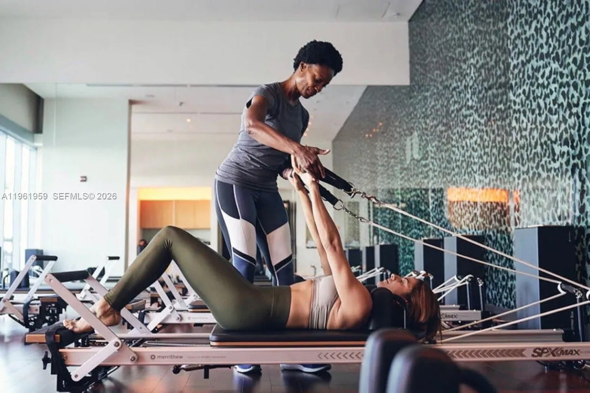 6899 Collins Ave, Miami Beach FL 33141