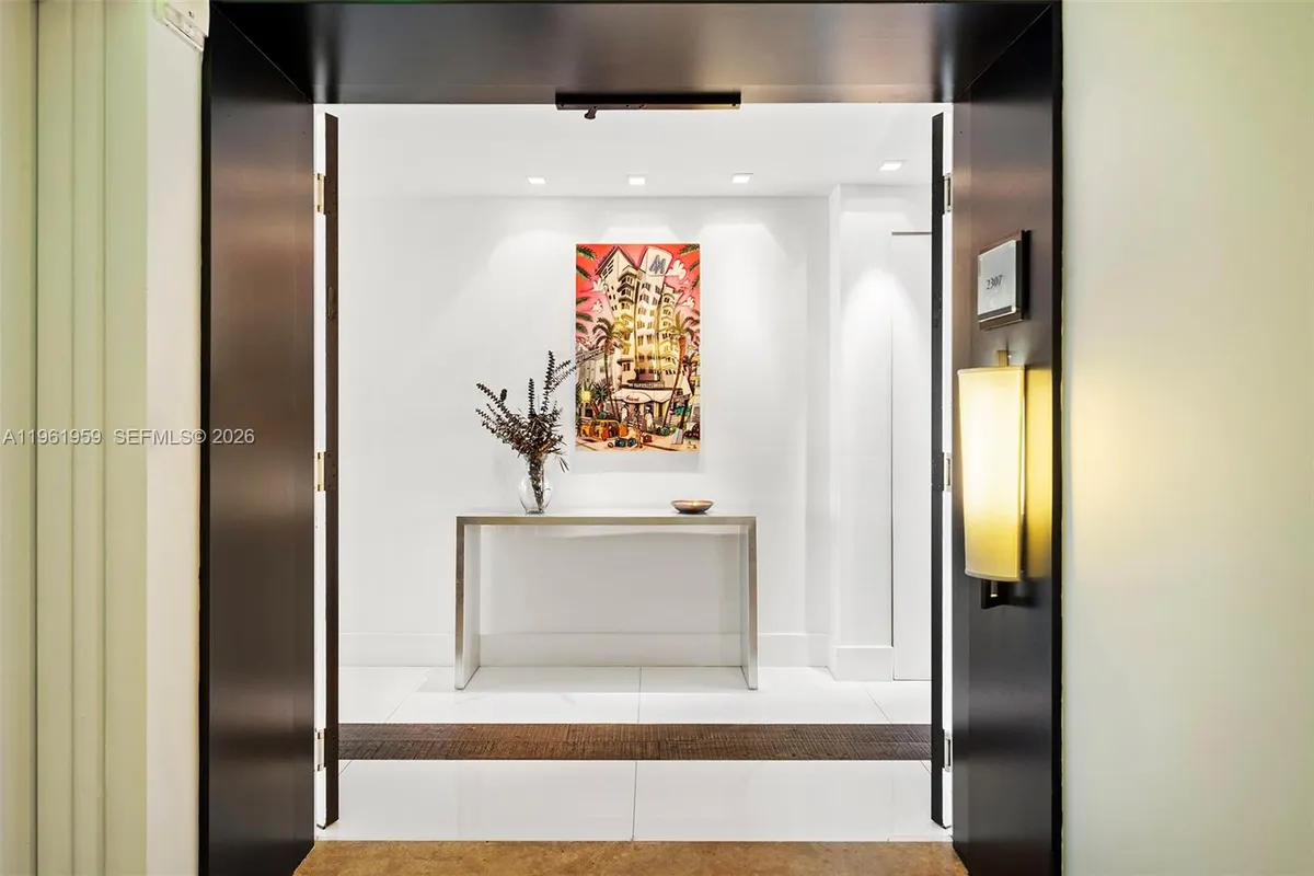 6899 Collins Ave, Miami Beach FL 33141