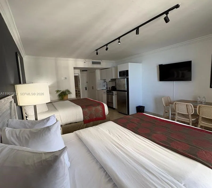 19201 Collins Ave # 820, Sunny Isles Beach FL 33160