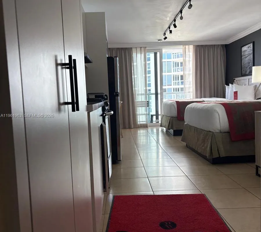 19201 Collins Ave # 820, Sunny Isles Beach FL 33160