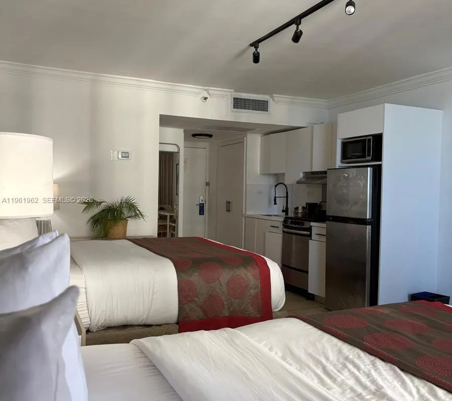 19201 Collins Ave # 820, Sunny Isles Beach FL 33160