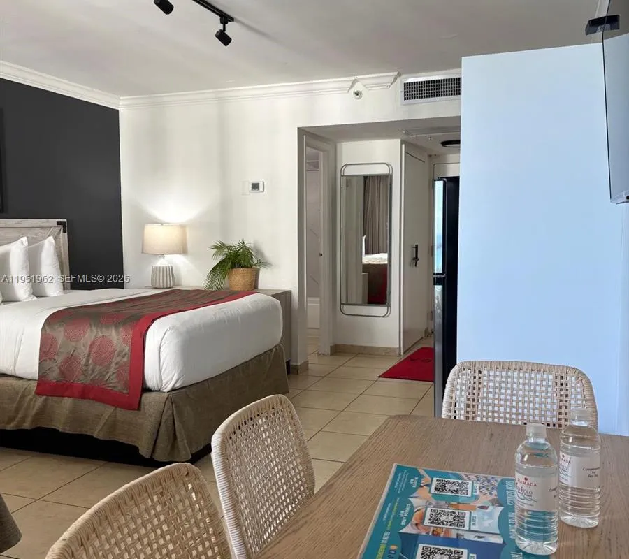 19201 Collins Ave # 820, Sunny Isles Beach FL 33160