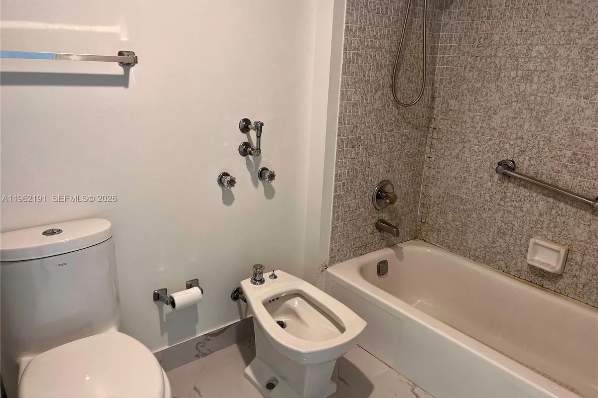 210 174th St # 912, Sunny Isles Beach FL 33160