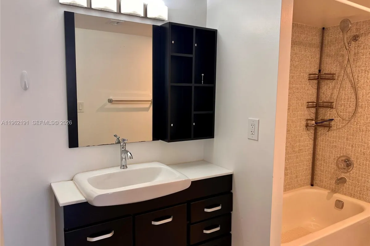 210 174th St # 912, Sunny Isles Beach FL 33160