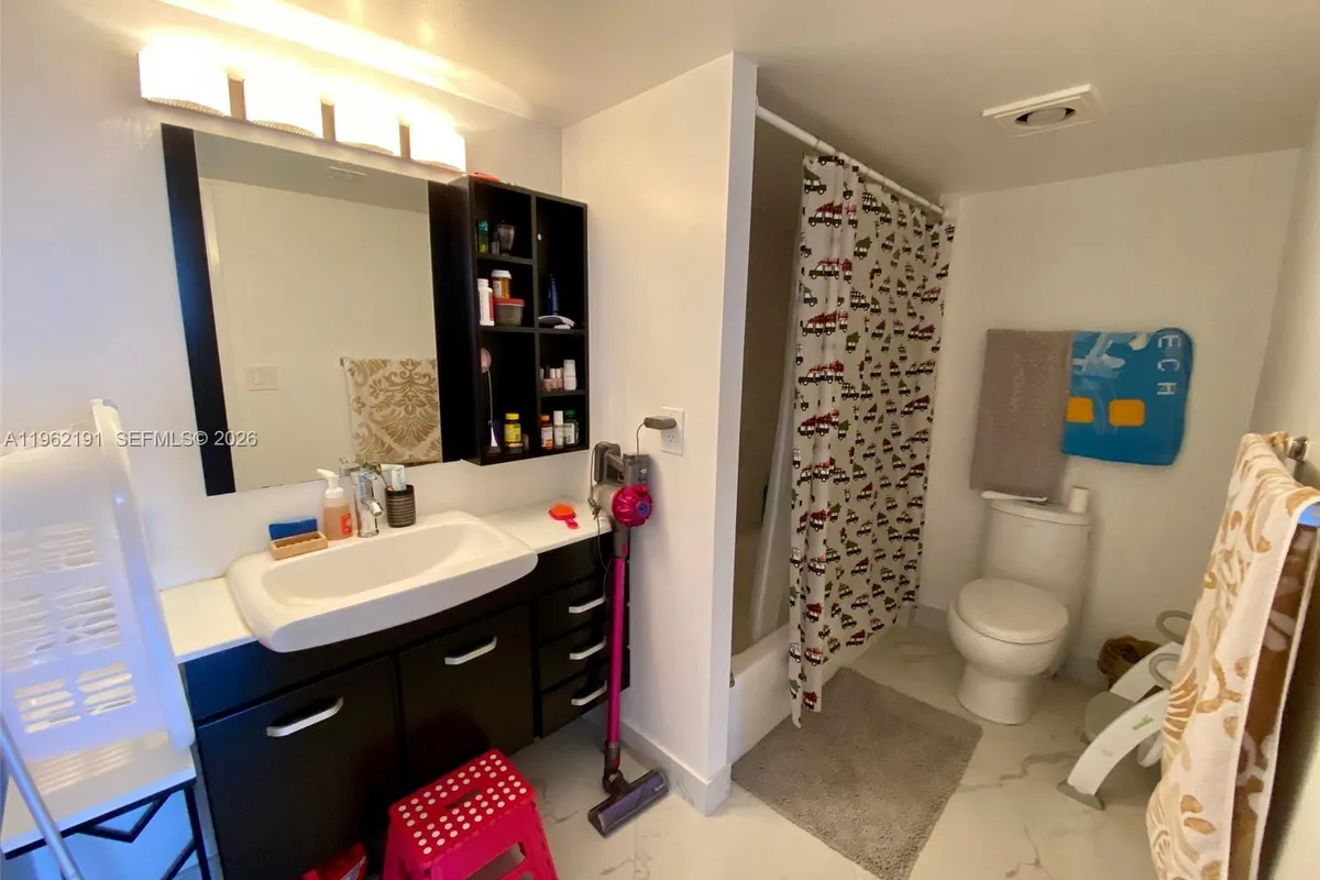 210 174th St # 912, Sunny Isles Beach FL 33160