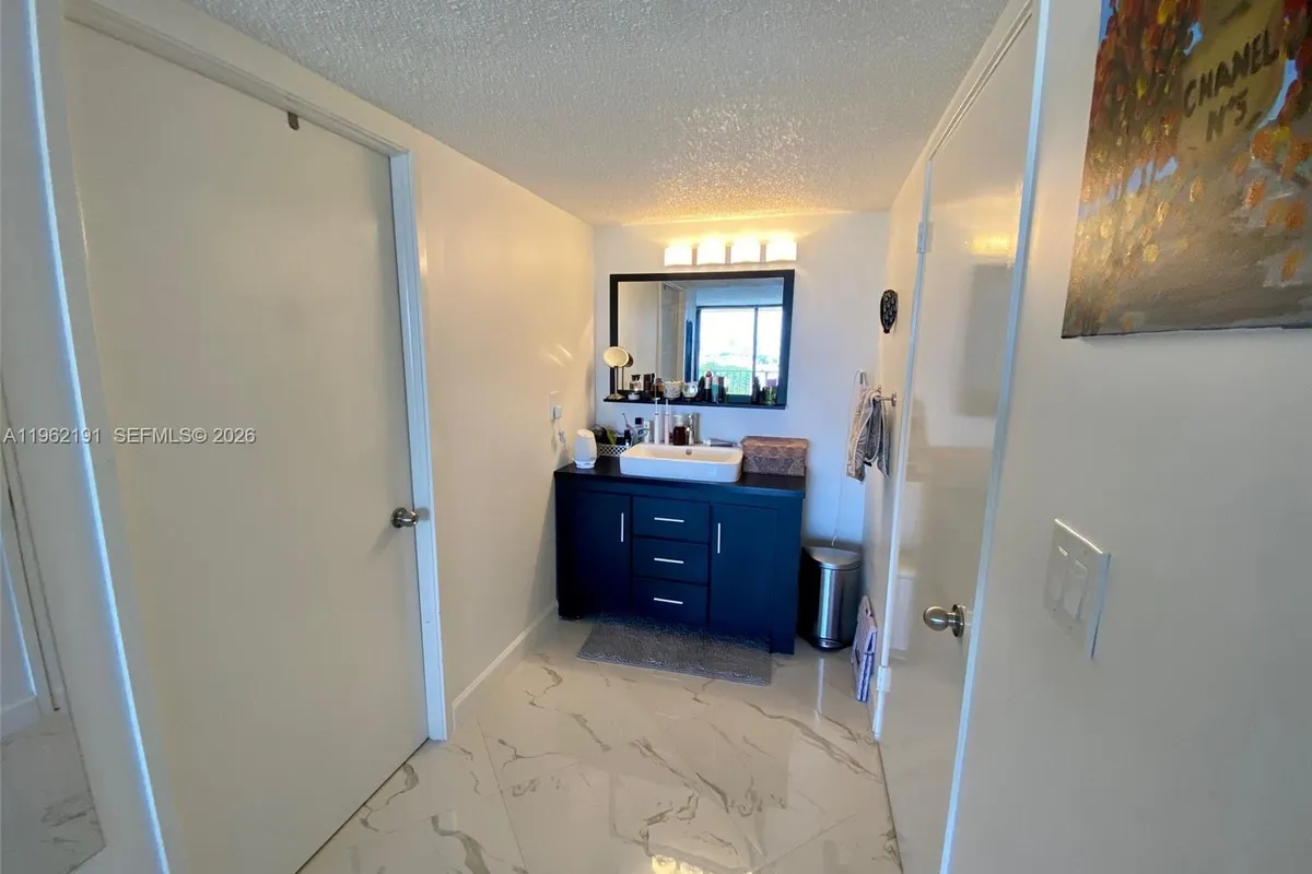 210 174th St # 912, Sunny Isles Beach FL 33160