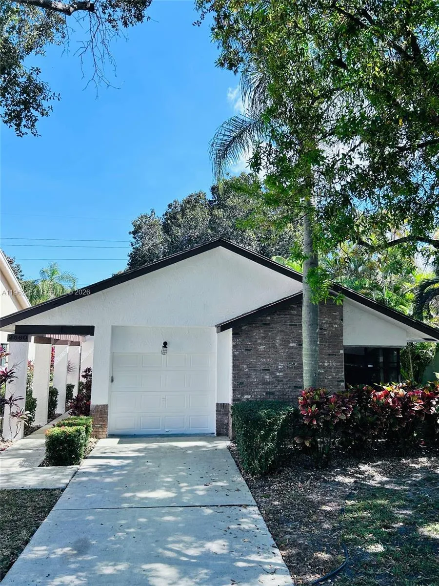 2560 Calamondin Cir, Coconut Creek FL 33063