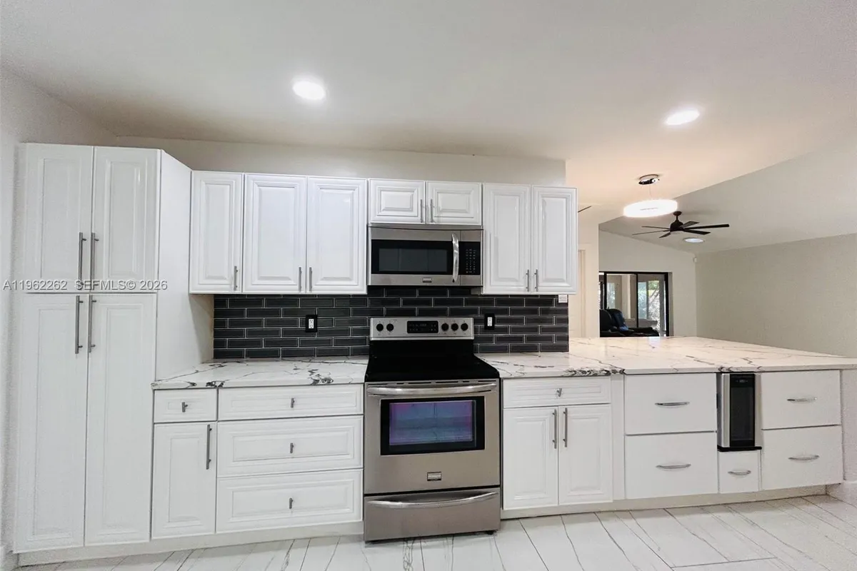 2560 Calamondin Cir, Coconut Creek FL 33063