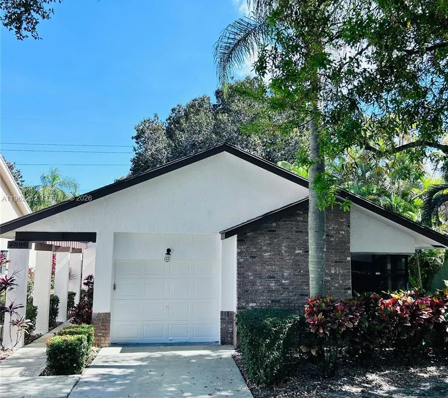 2560 Calamondin Cir, Coconut Creek FL 33063