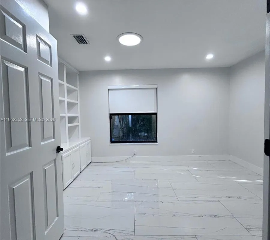 2560 Calamondin Cir, Coconut Creek FL 33063