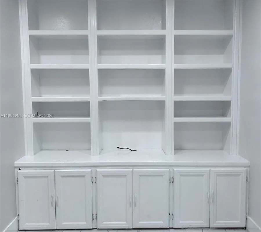 2560 Calamondin Cir, Coconut Creek FL 33063