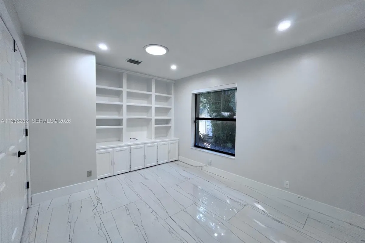 2560 Calamondin Cir, Coconut Creek FL 33063