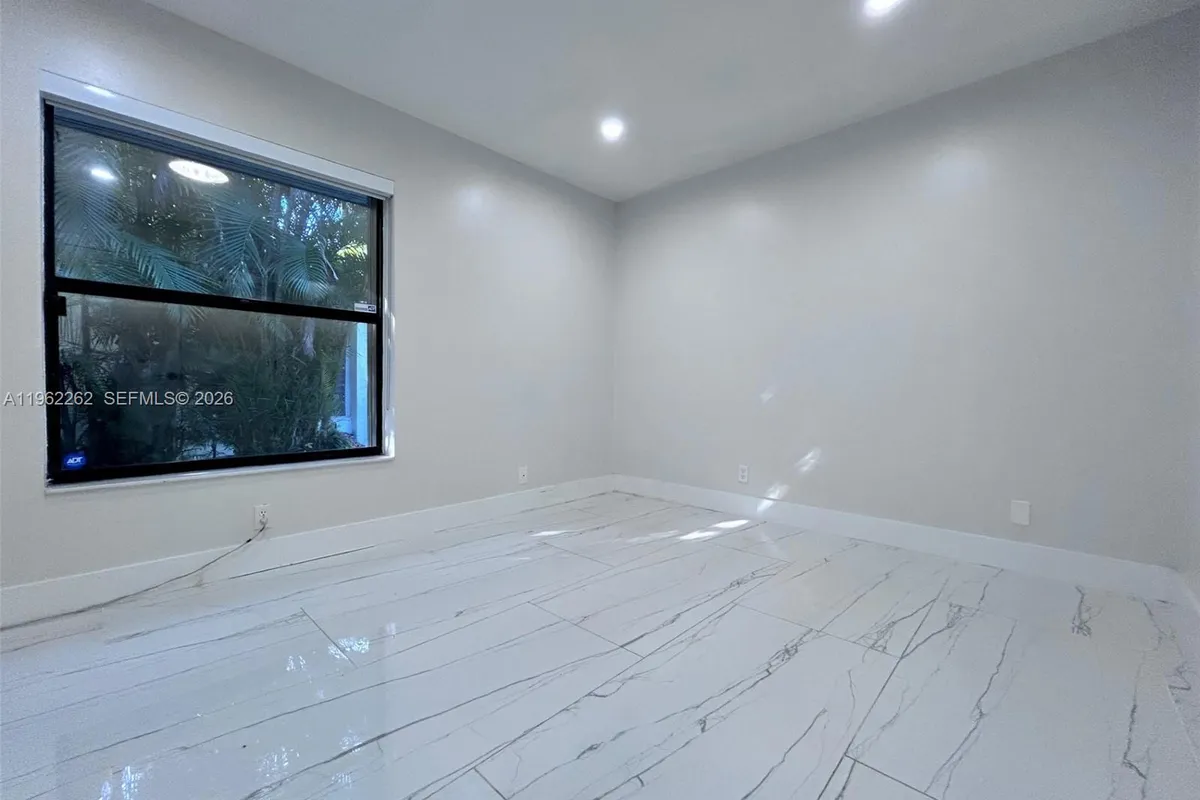 2560 Calamondin Cir, Coconut Creek FL 33063