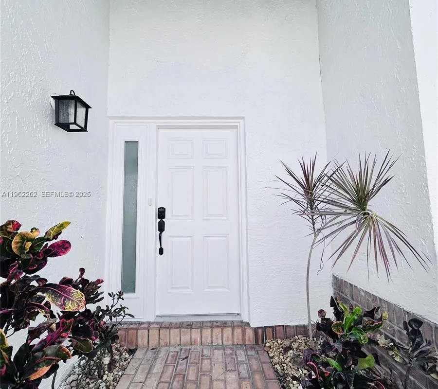 2560 Calamondin Cir, Coconut Creek FL 33063