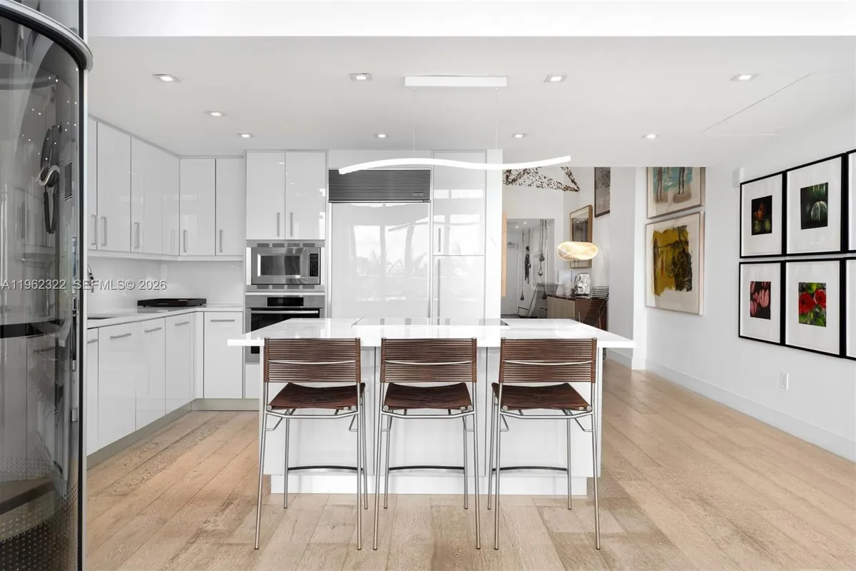 6899 Collins Ave # 403, Miami Beach FL 33141