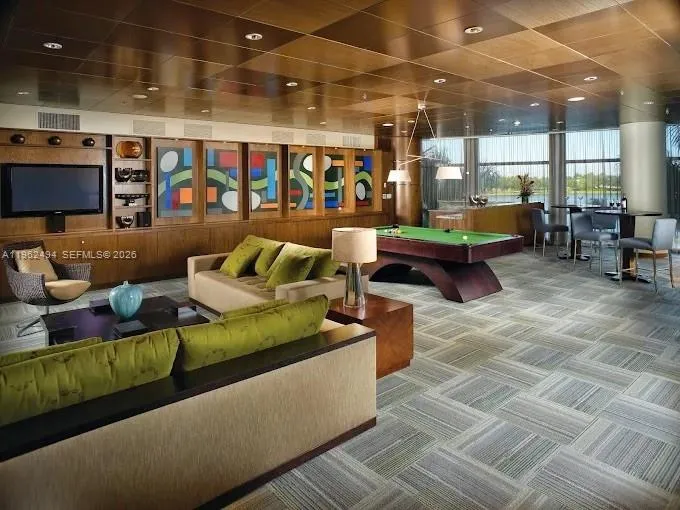 2641 N Flamingo Rd, Sunrise FL 33323