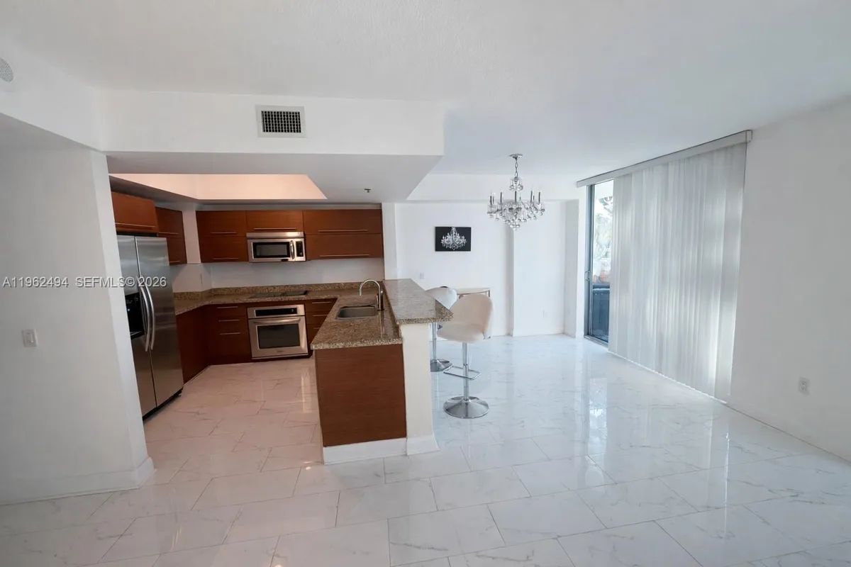 2641 N Flamingo Rd, Sunrise FL 33323