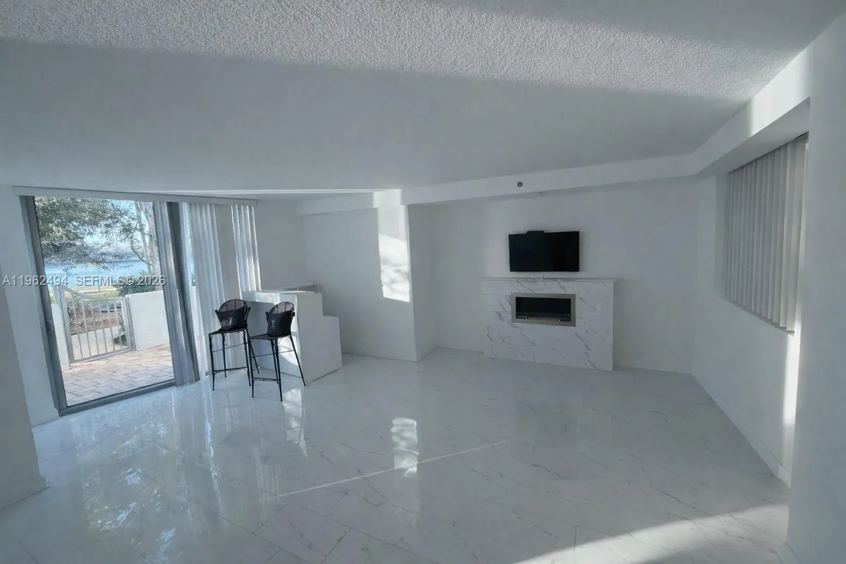 2641 N Flamingo Rd, Sunrise FL 33323