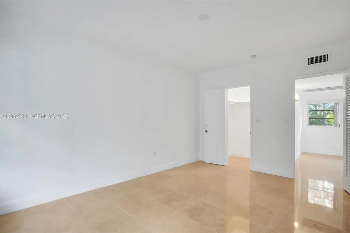 50 Park Dr # 5, Bal Harbour FL 33154