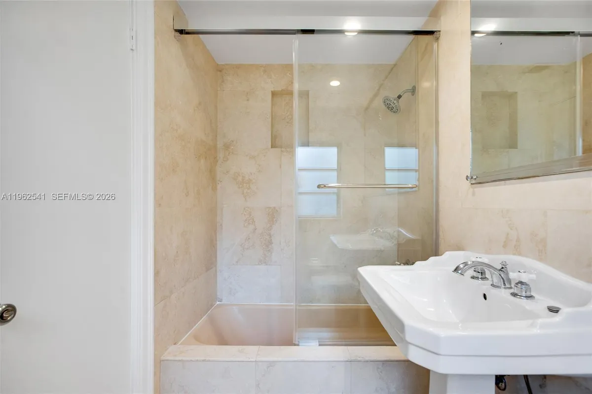 50 Park Dr # 5, Bal Harbour FL 33154