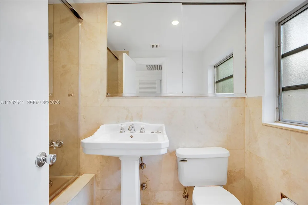 50 Park Dr # 5, Bal Harbour FL 33154