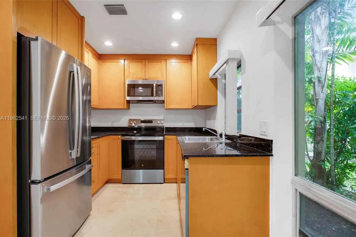 50 Park Dr # 5, Bal Harbour FL 33154