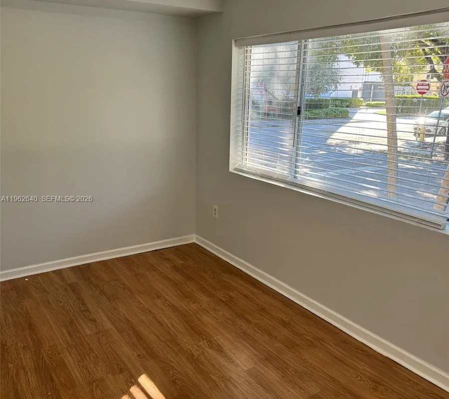 103 NW 6th Ave # 2, Miami FL 33128