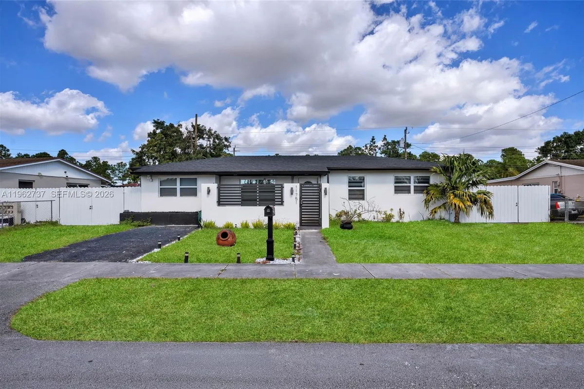 11751 SW 168th Ter, Miami FL 33177