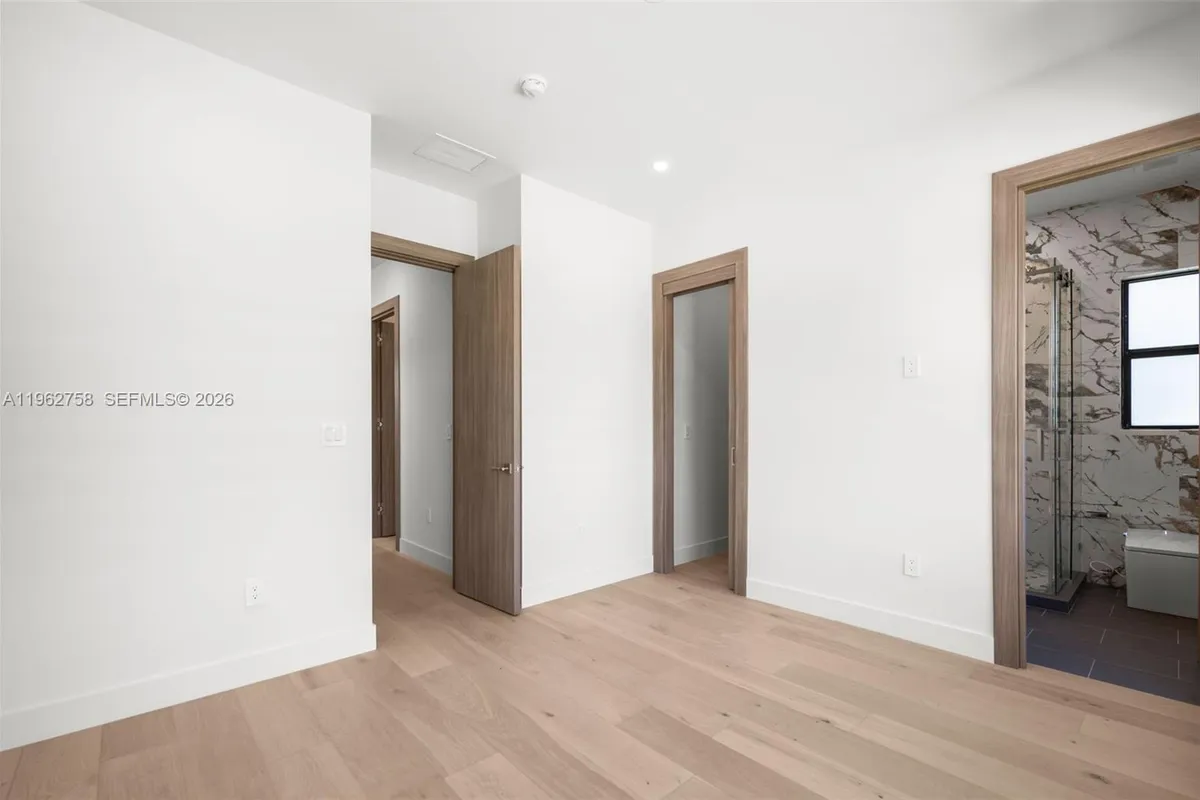 290 NW 48th St, Miami FL 33127