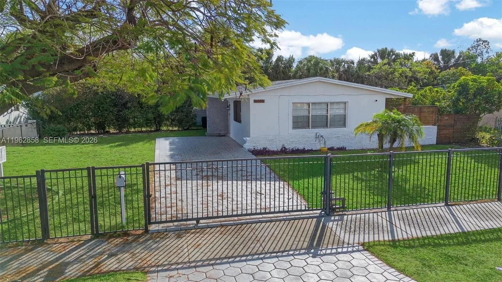 20615 NW 28th Ave, Miami Gardens FL 33056