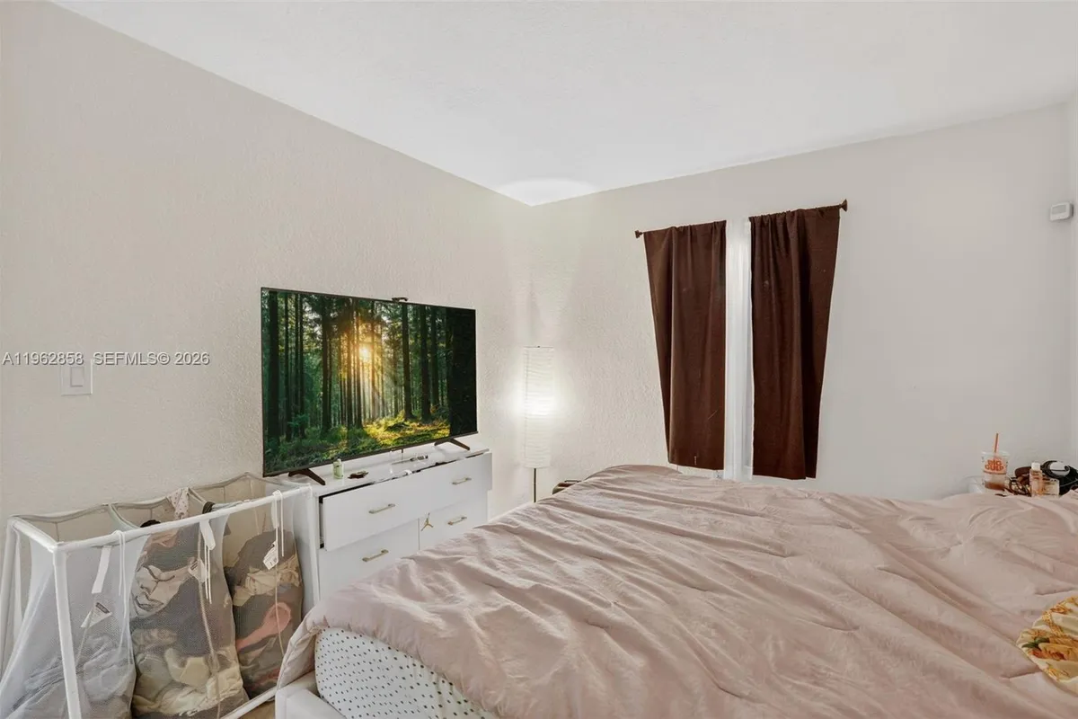 20615 NW 28th Ave, Miami Gardens FL 33056