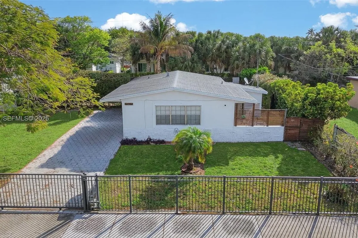 20615 NW 28th Ave, Miami Gardens FL 33056