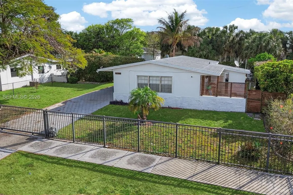 20615 NW 28th Ave, Miami Gardens FL 33056