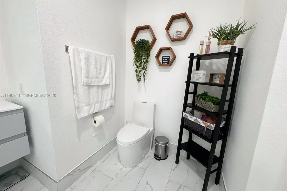 1533 SW 154th Path, Miami FL 33194