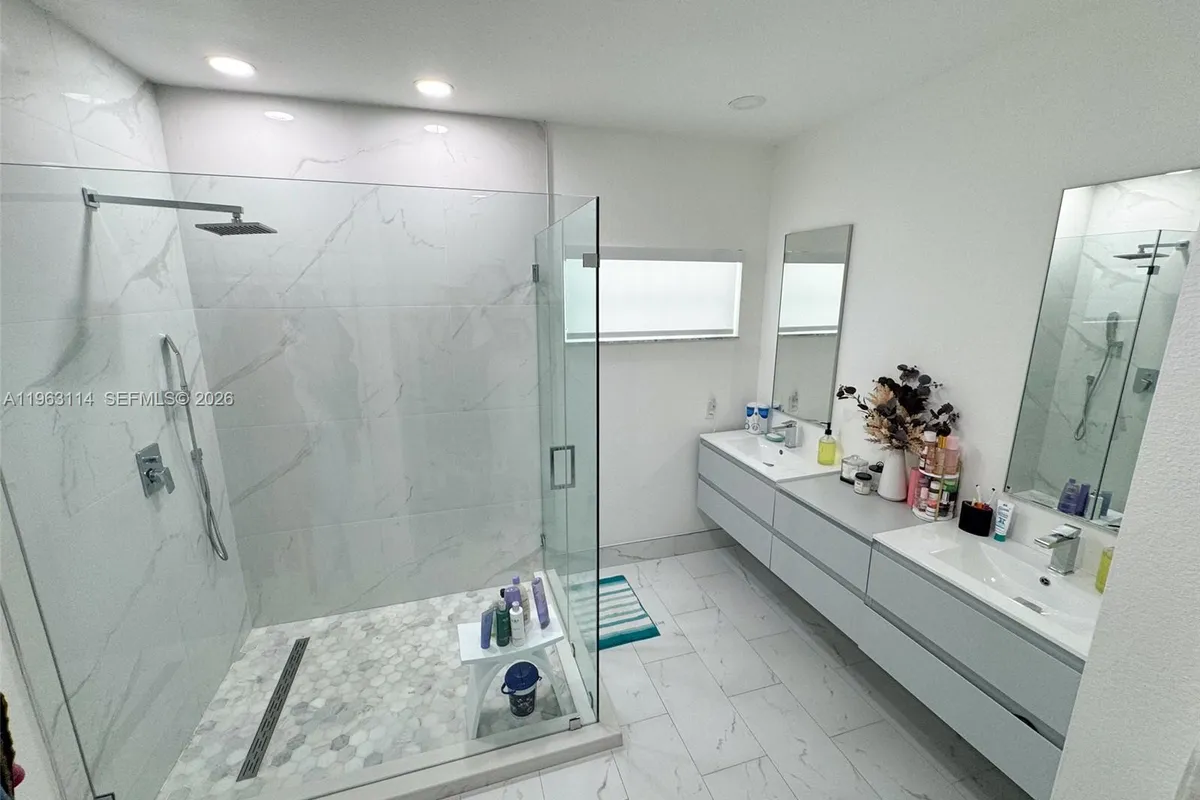 1533 SW 154th Path, Miami FL 33194