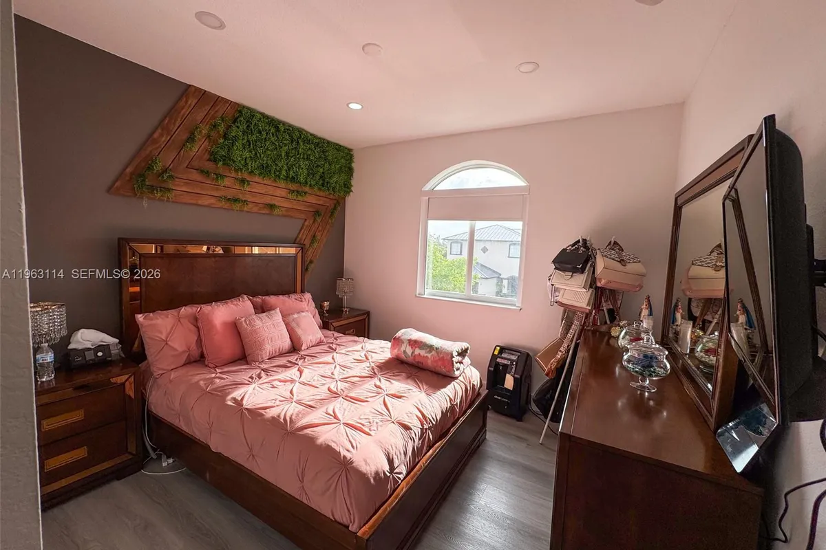 1533 SW 154th Path, Miami FL 33194