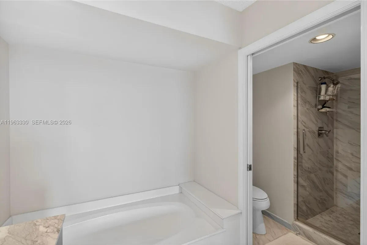 3530 Mystic Pointe Dr # 2202, Aventura FL 33180