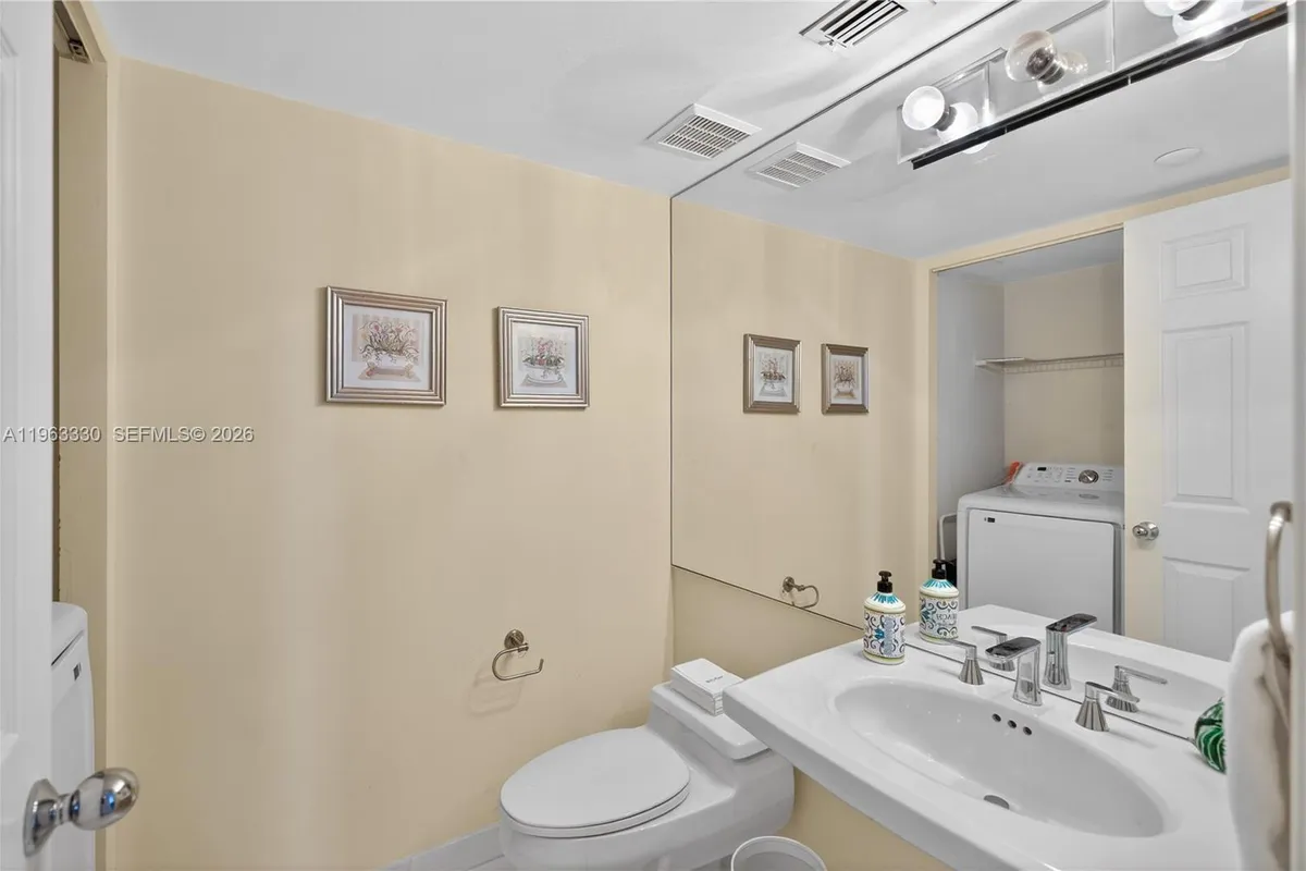 3530 Mystic Pointe Dr # 2202, Aventura FL 33180