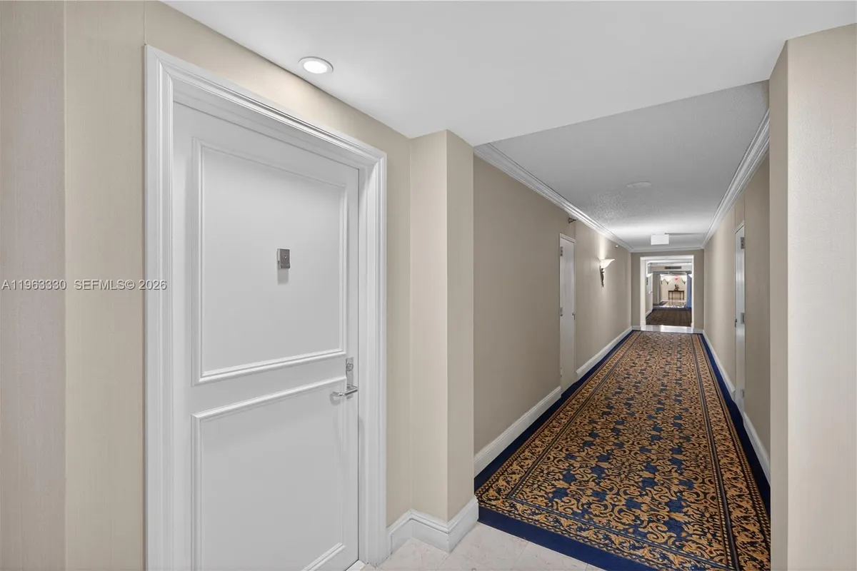 3530 Mystic Pointe Dr # 2202, Aventura FL 33180