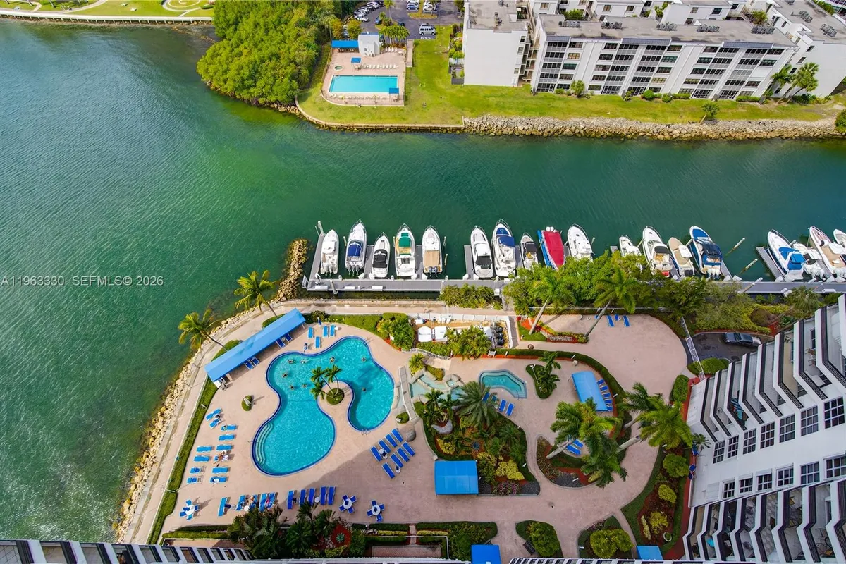 3530 Mystic Pointe Dr # 2202, Aventura FL 33180