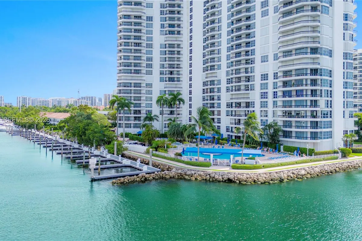 3530 Mystic Pointe Dr # 2202, Aventura FL 33180