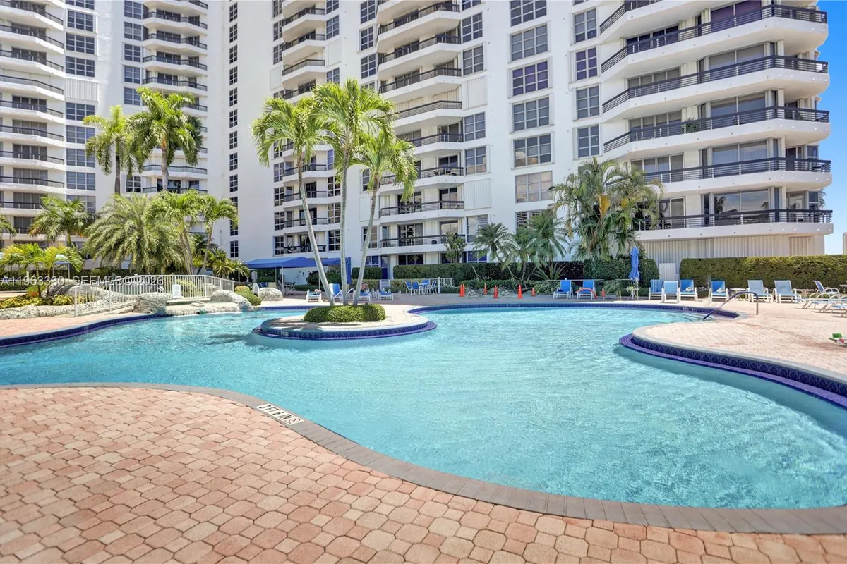 3530 Mystic Pointe Dr # 2202, Aventura FL 33180